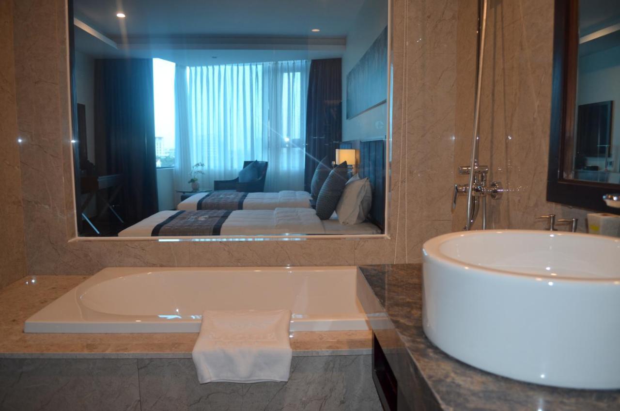 Eagle Hotel Dai Tiet Екстериор снимка