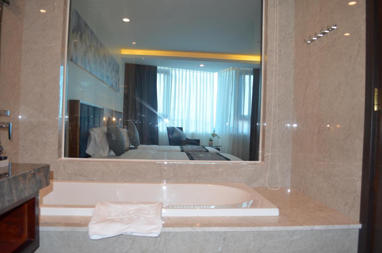 Eagle Hotel Dai Tiet Екстериор снимка