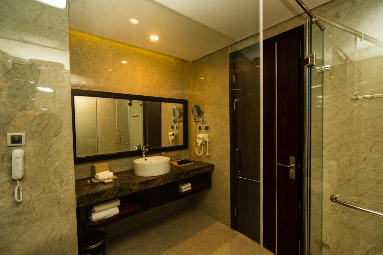 Eagle Hotel Dai Tiet Екстериор снимка