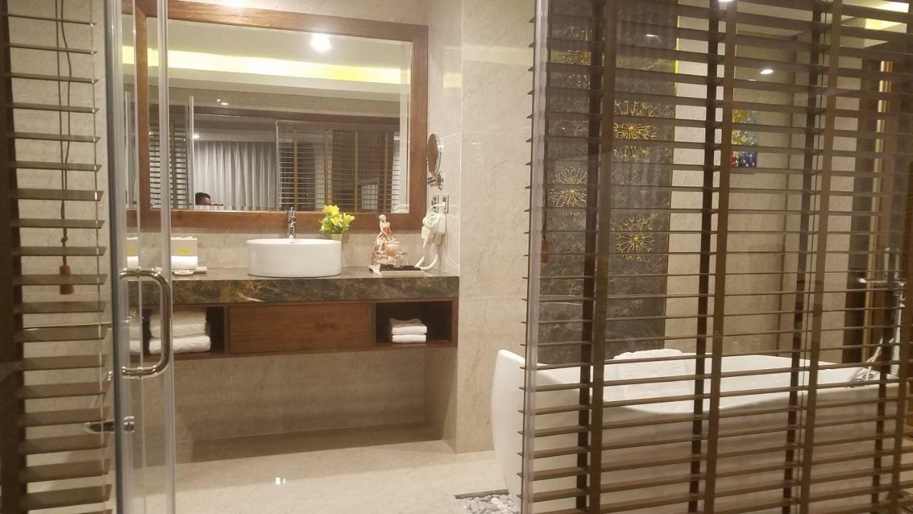 Eagle Hotel Dai Tiet Екстериор снимка